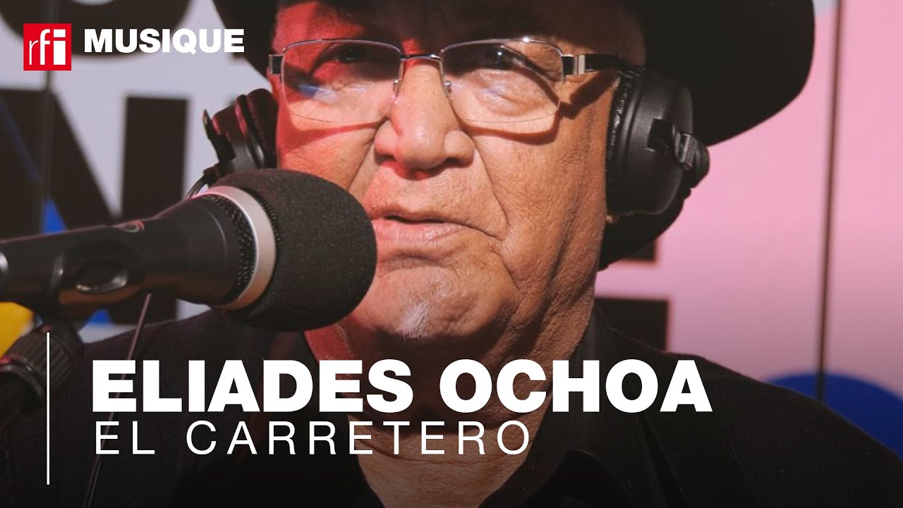 Eliades Ochoa interprète 