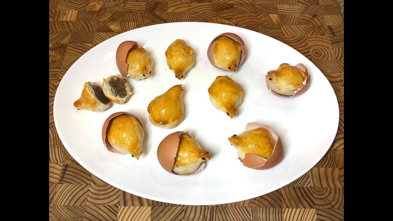 [栗子🌰蓉雞仔酥]-古老而傳統水油酥皮，運用新的元素，改用牛油，🧈栗子作🌰餡料，效果超乎想像好，保持原有起酥層次分明，酥松，脆口有淡淡的牛油香味，配與栗蓉餡也是完美之作。