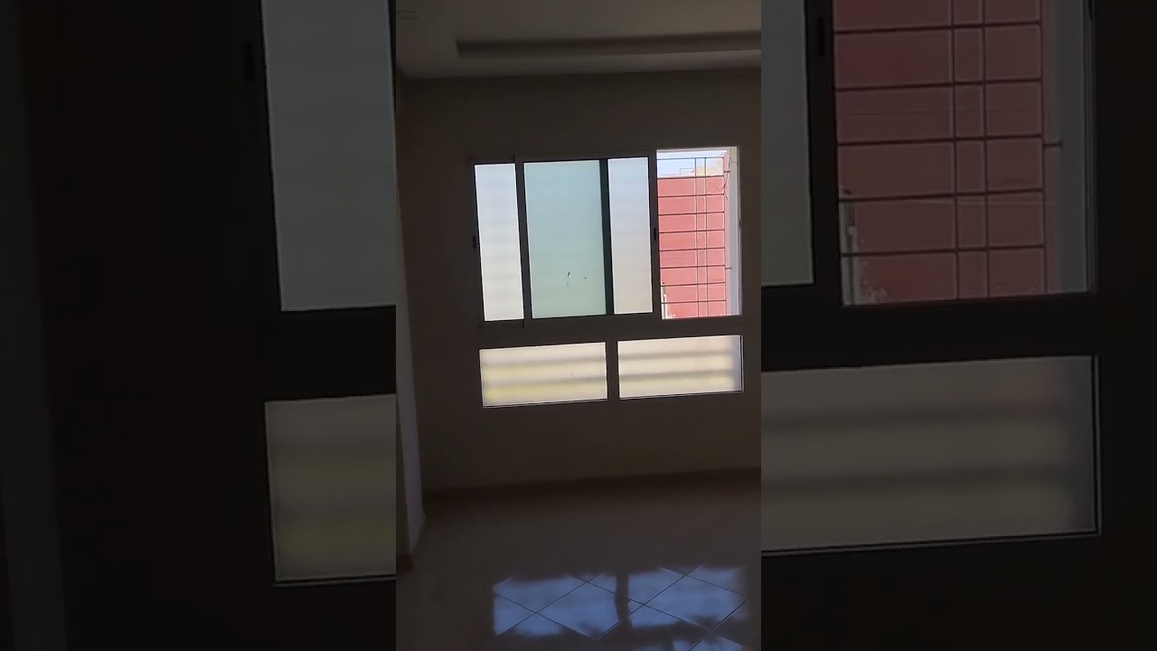 شقق للبيع في تمارة شارع طاريق بن زياد مساحة 150m ثمنها 86مليون لي بغى يشري اتصل 0652374410