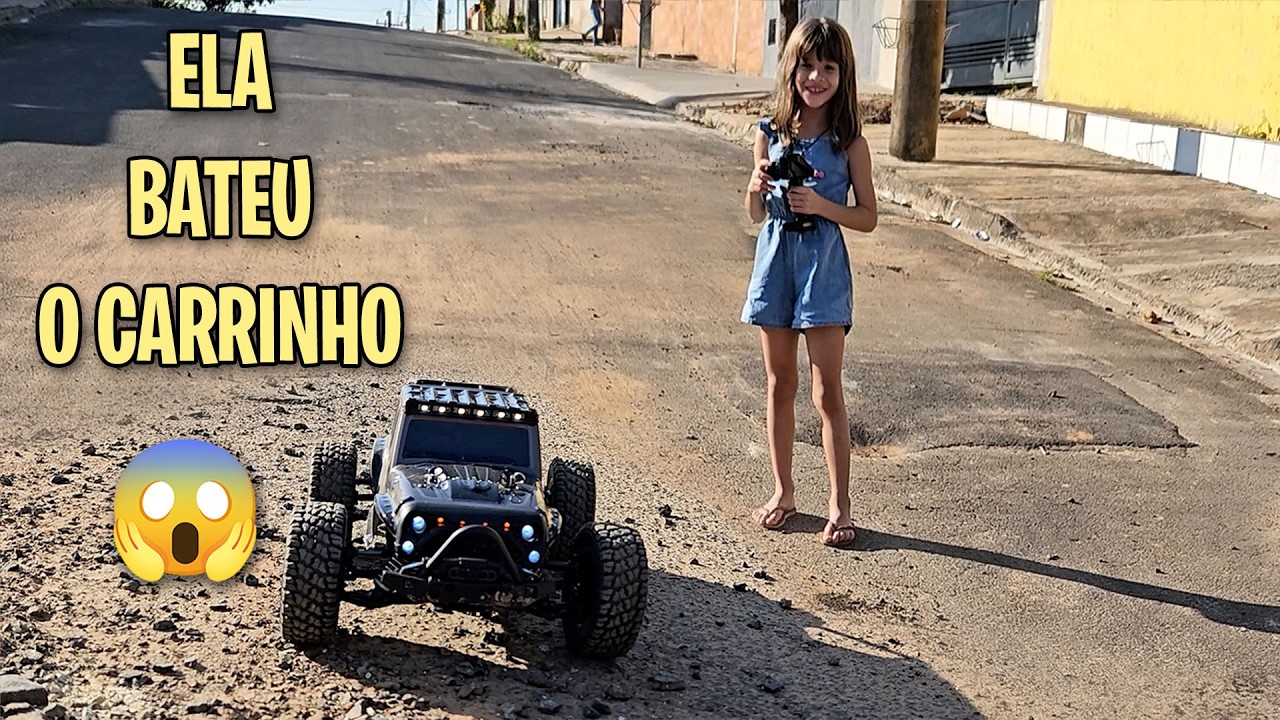 Lindsay Testando o Carrinho de Controle Remoto do Olliver