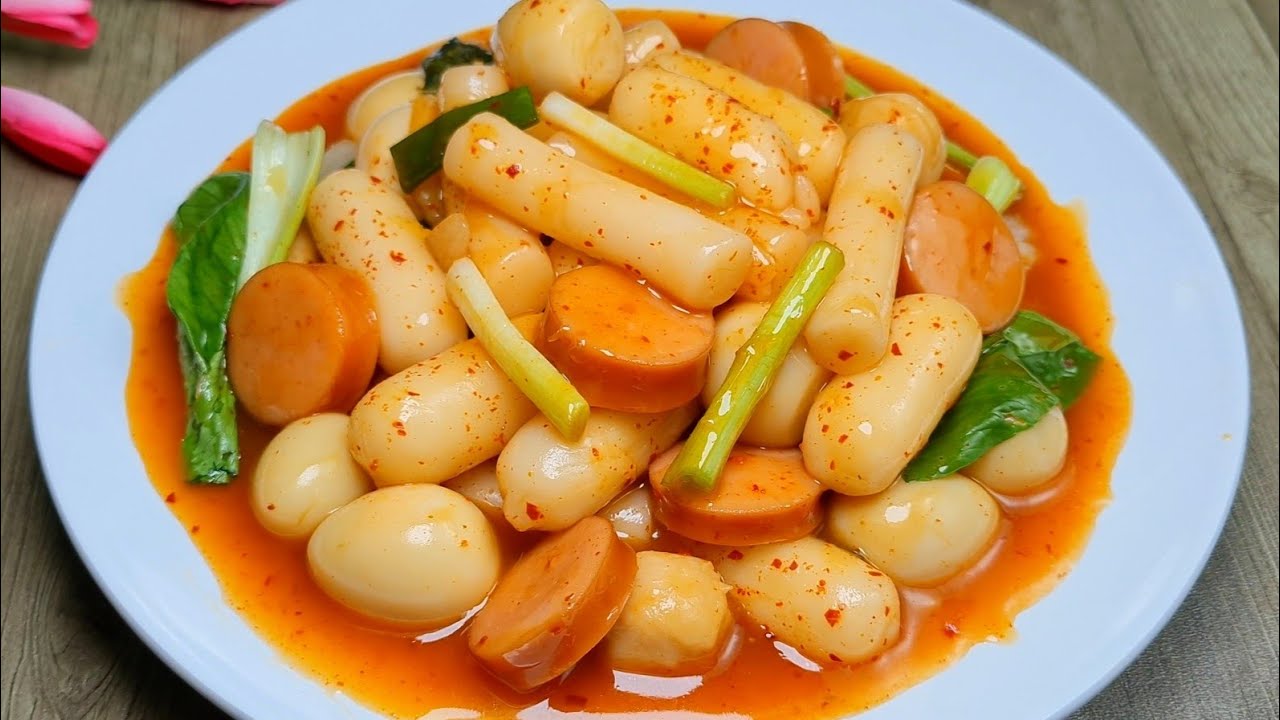 BÁNH GẠO CAY tokbokki Hàn Quốc - cách nấu tokbokki nước sốt cay cay thơm sắc xảo - Tú Lê Miền Tây