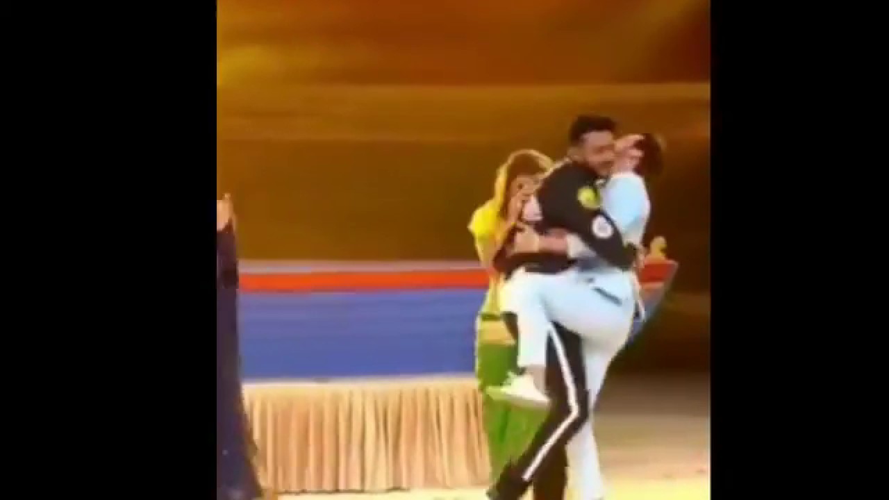 Madhuri | Arjun Bijlani | Together | Masti | Stage Performance |