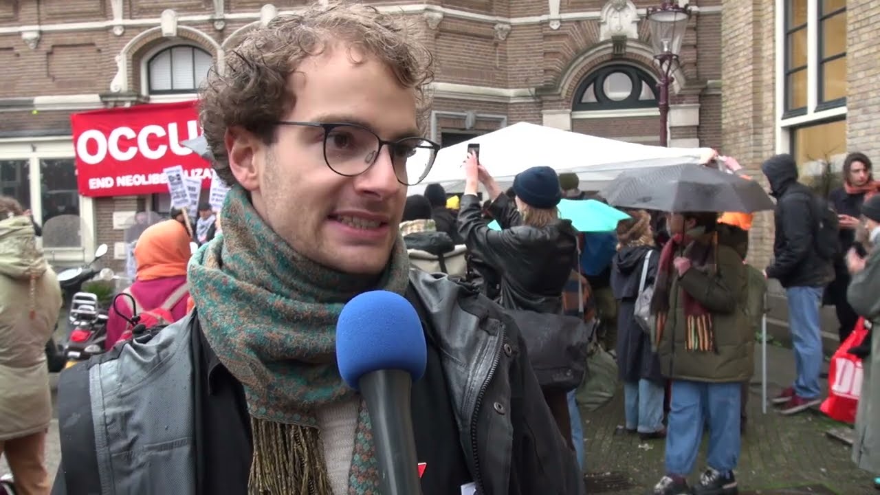 Demonstranten bezetten UvA-Gebouw