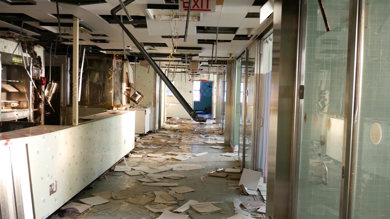 Abandoned Edgewater Medical Center - Got caught by the police!!