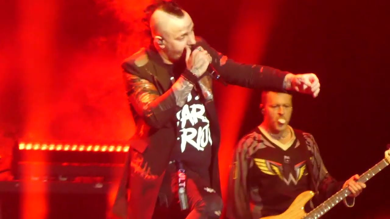 Three Days Grace - Mayday (Live @afasliveofficial Amsterdam)