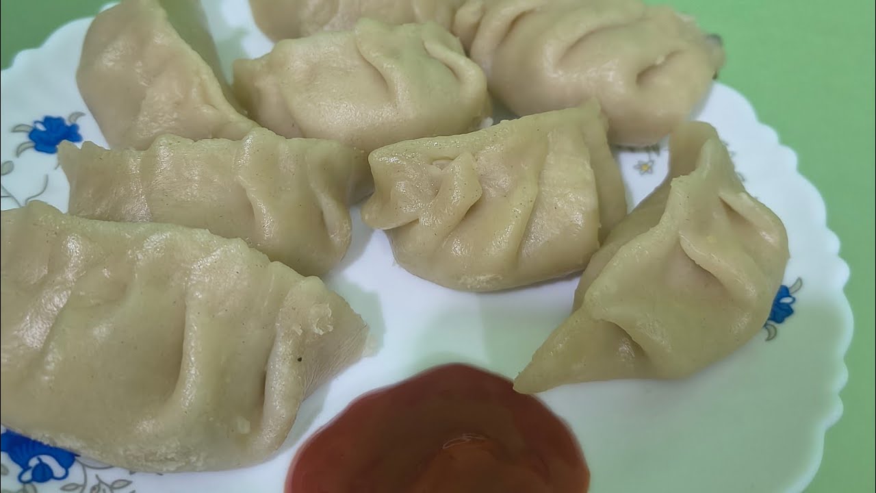 আজ বানালাম চিকেন মোমো।খুব সহজ উপায়ে।