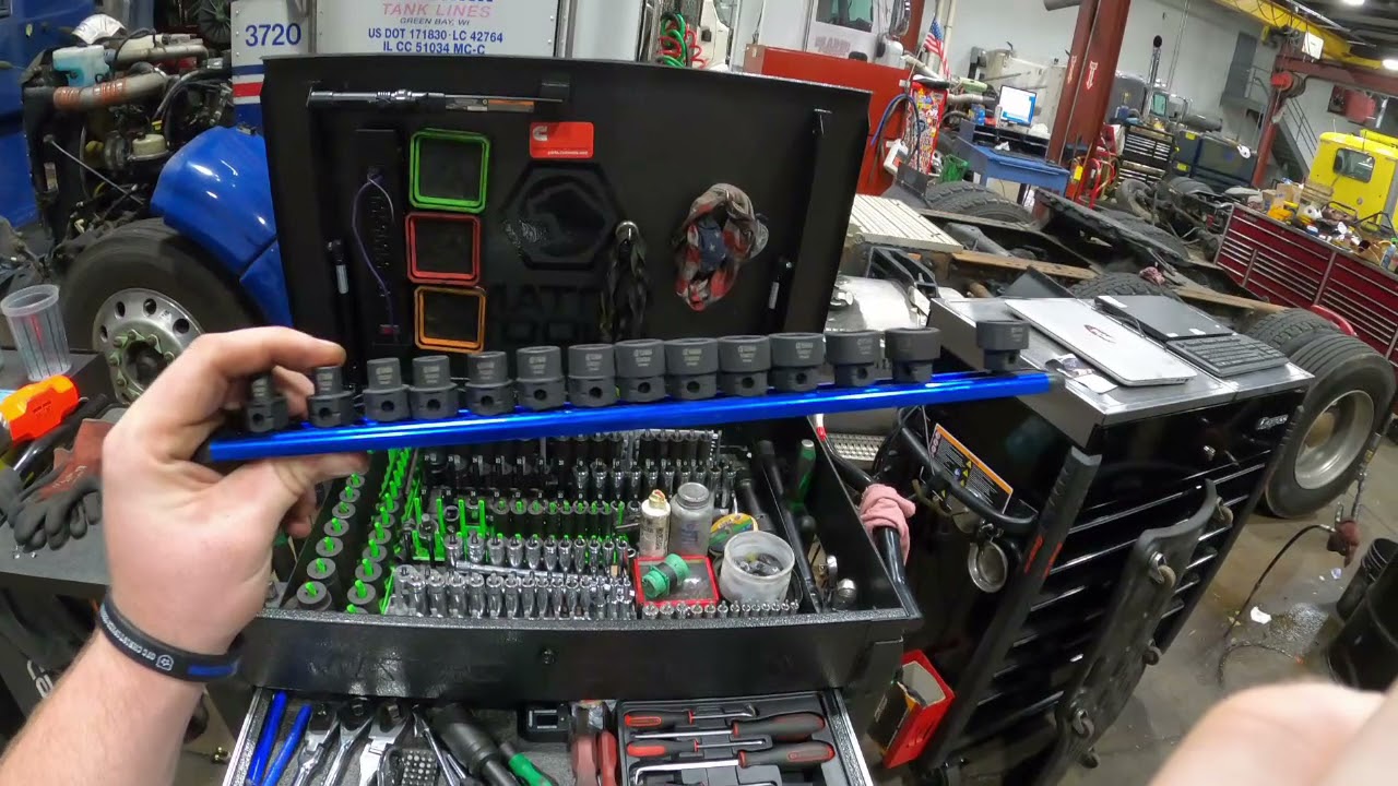 Toolbox tour 2 years in! {PETERBILT)