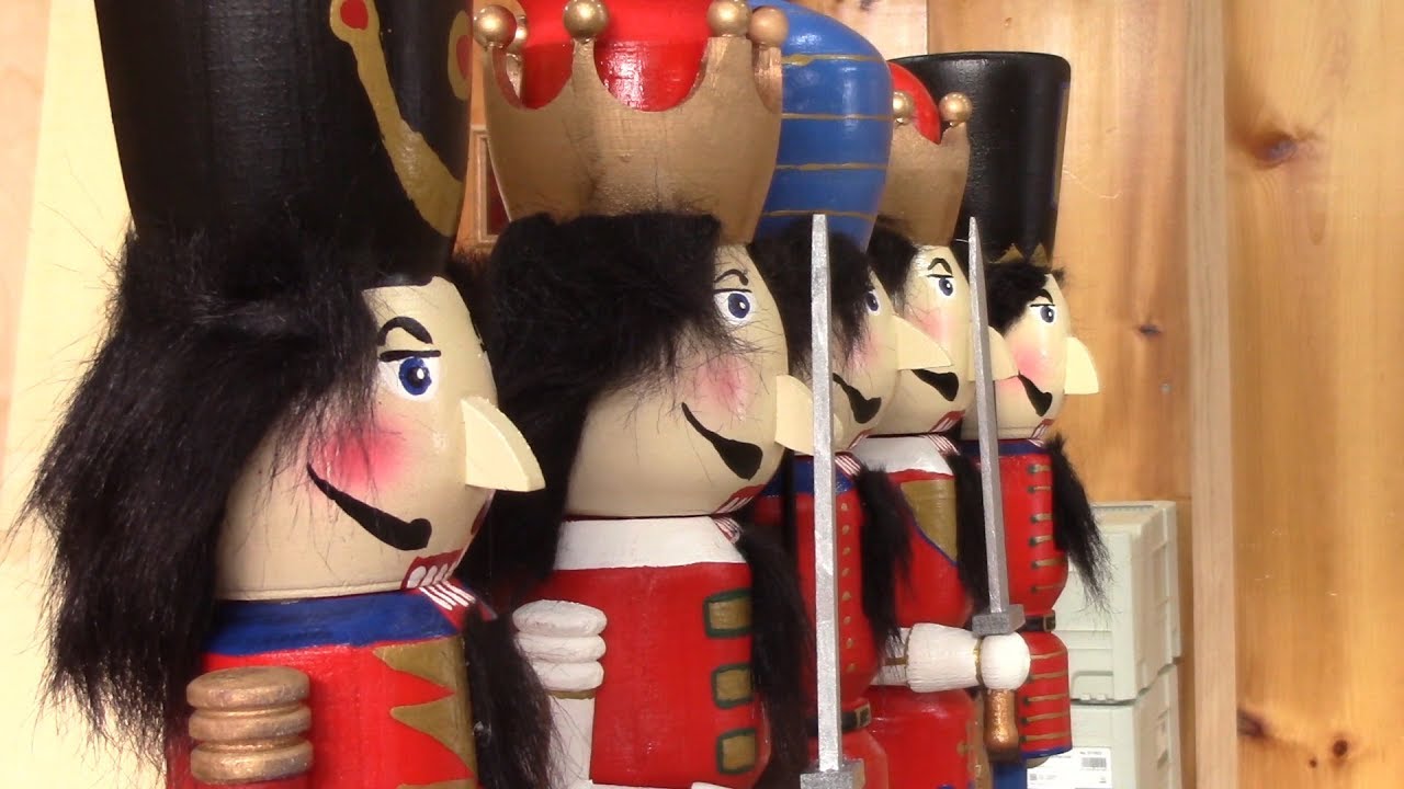 The Woodpecker Ep 184 - I'm making five nutcrackers