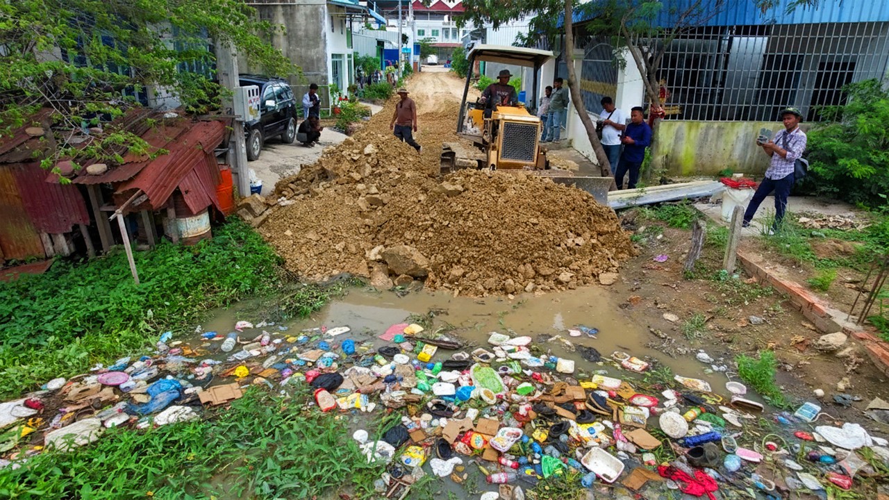 Fantastic Next Day! Filling Land Road Repair, Garbage Dump, Clear and Pushing Trash By Skills Dozer