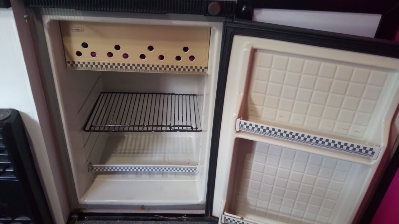 #frigocompressore #camperfaidate CAMPER FAI DA TE (Modifiche sportello frigo)