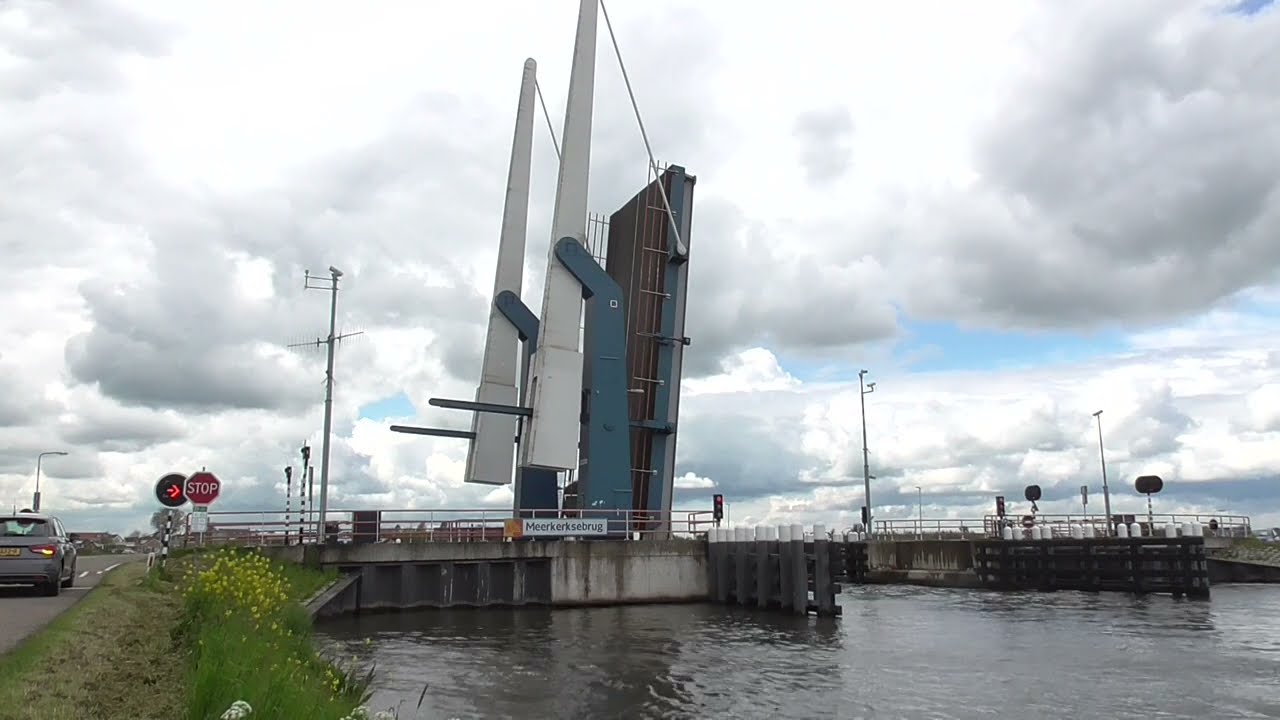 Brugopening Meerkerksebrug Meerkerk Ophaalbrug Drawbridge/ Pont-levis/ Klappbrücke