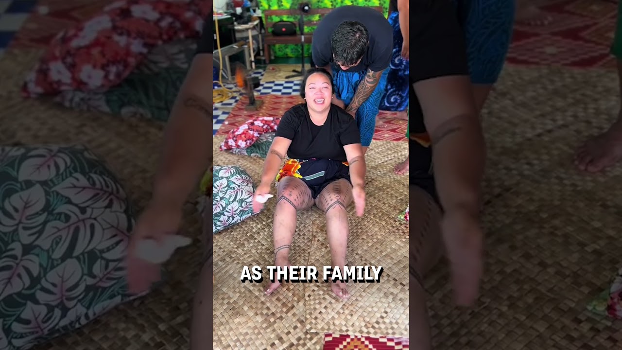 Sisters get matching traditional Samoan tattoos! 😮🤩  -  🎥 joseph_sipaia