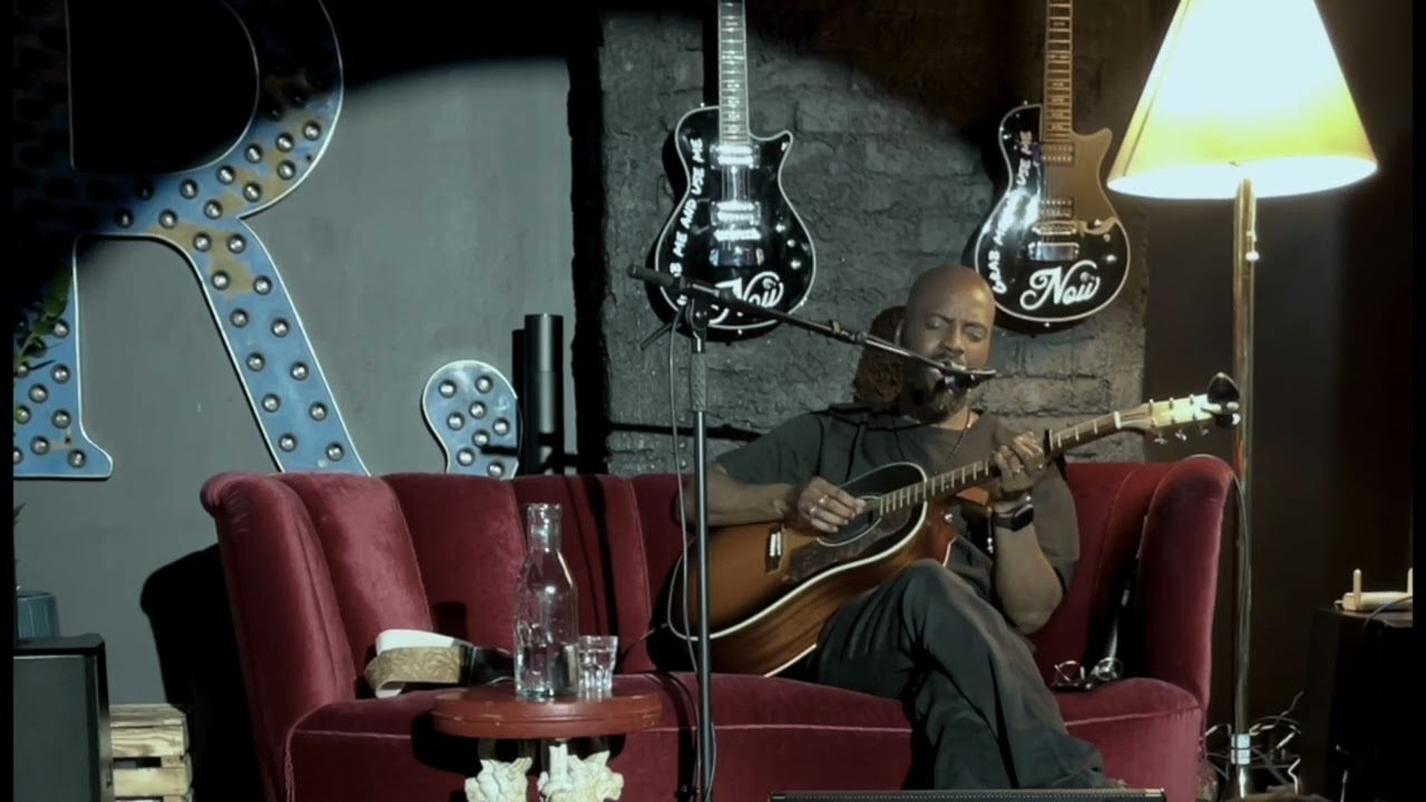 14.  2weeks   His Heart | Buntun   Live at Ruby Lucy 25