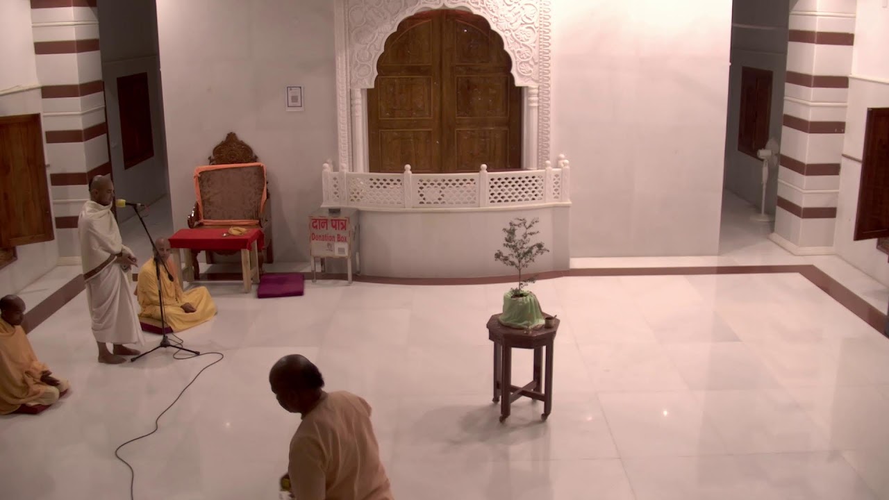 LIVE ISKCON Govardhan || Maṅgala Ārati 
 19-03-2026