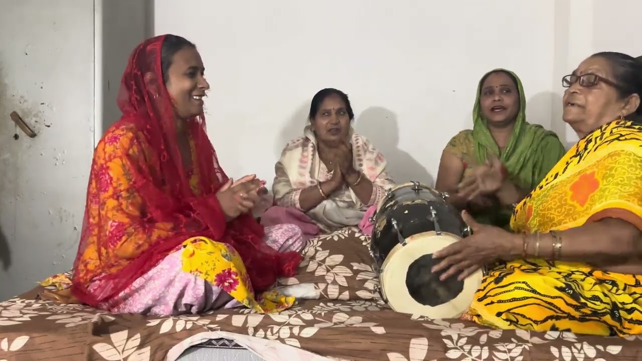 Aaj Brij mein HoriMere Rasiya Hori Mere Rasiya Barjori Mere Rasiya ￼