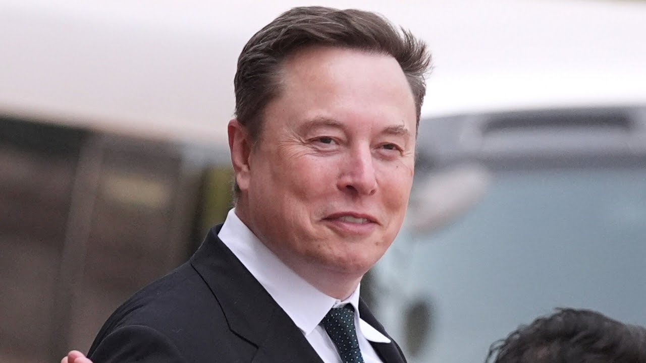 Elon Musk becomes the world&rsquo;s first trillionaire following SpaceX&rsquo;s stock market debut