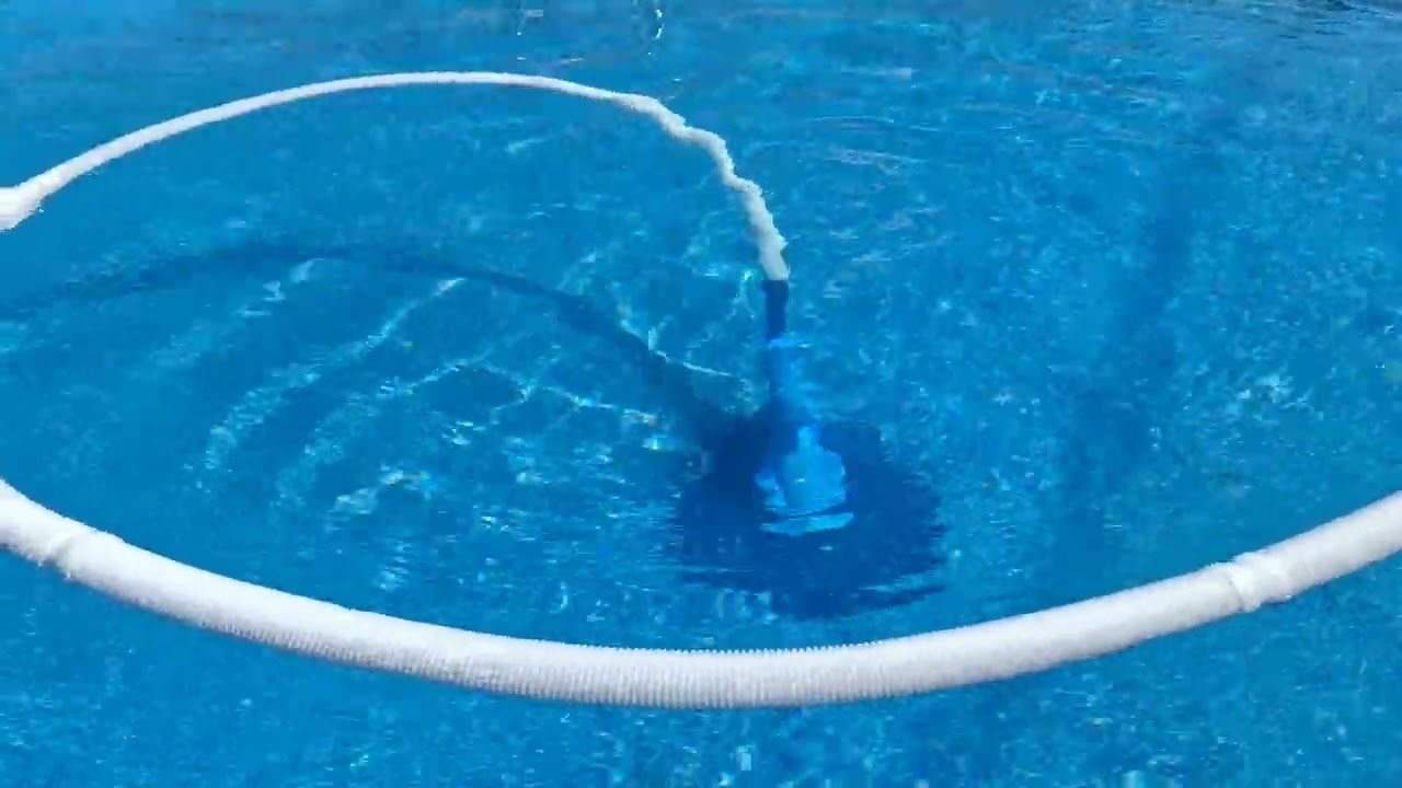 Poloautomatický vysavač bazénů MAVIX4 / čištění bazénu / FILTRACE 🌊💦 #bazén #waterpool