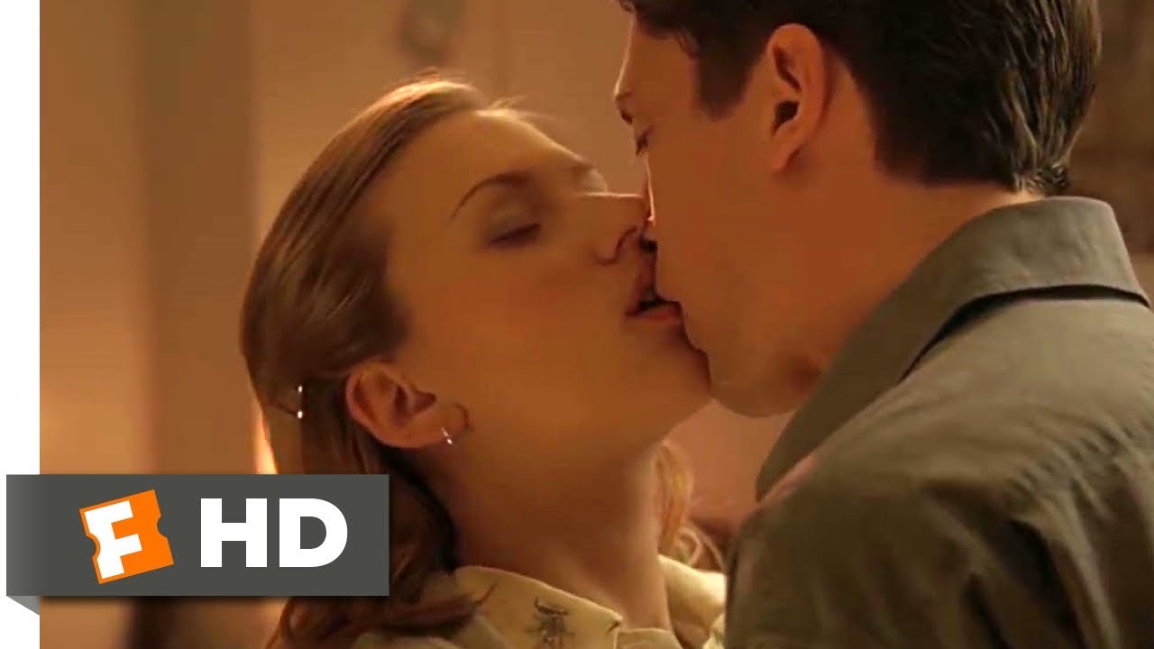 In Good Company (5/10) Movie CLIP - Dorm Room Seduction (2004) HD