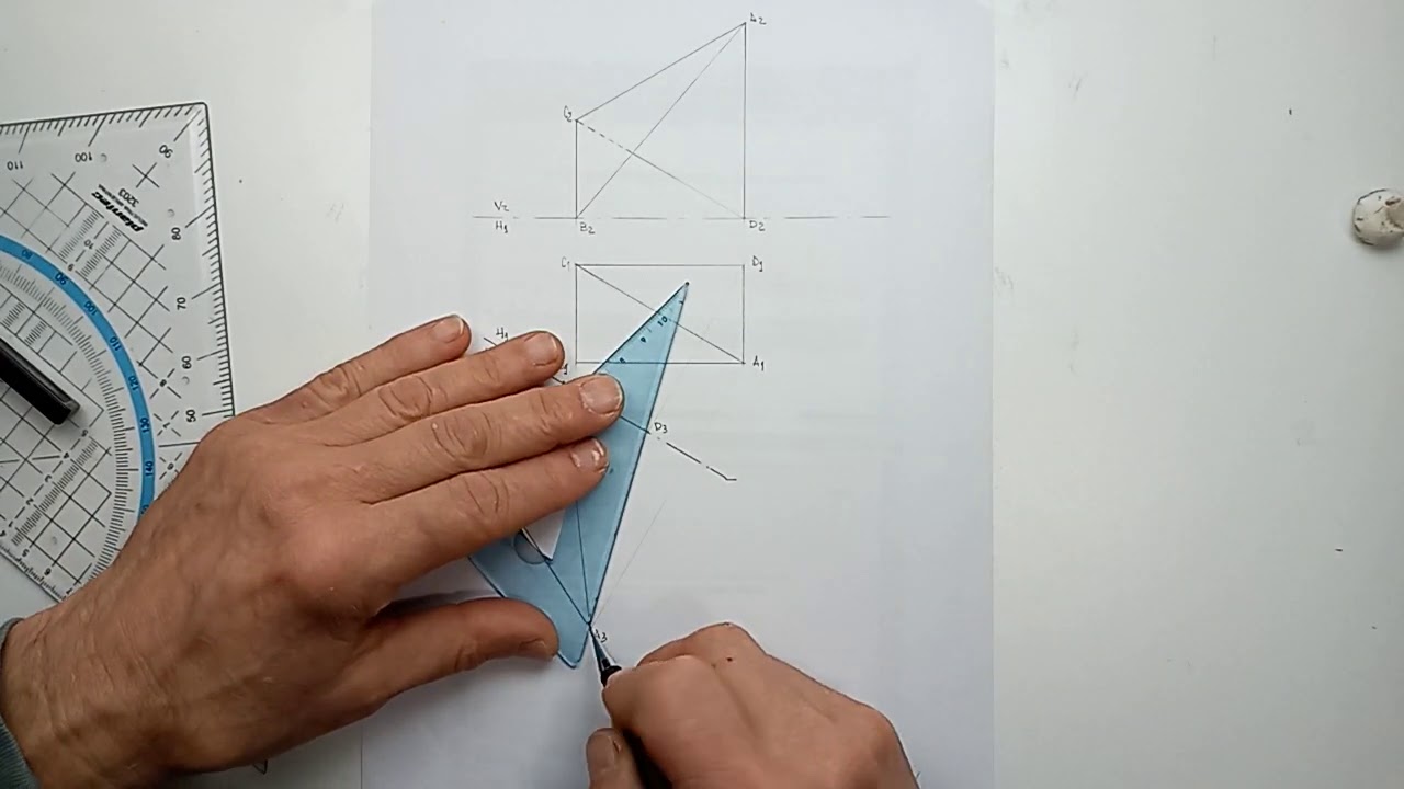 Verdadera magnitud de ángulo diedro