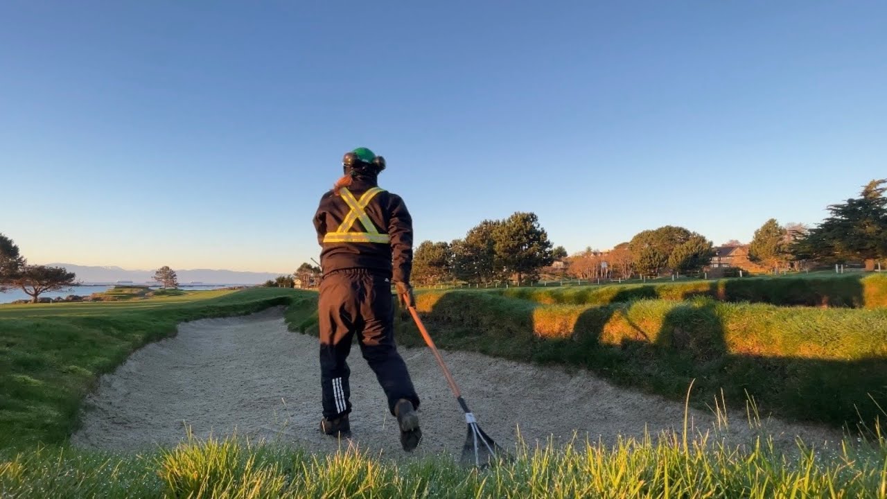 WORK DAY as a GROUNDSKEEPER on GOLF COURSE in CANADA