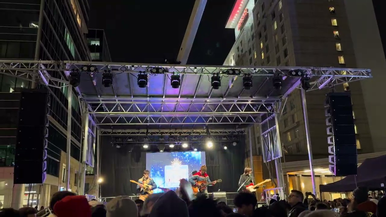 Live Band Performance at Downtown #2026 #newyear @VibeWithPramukh 