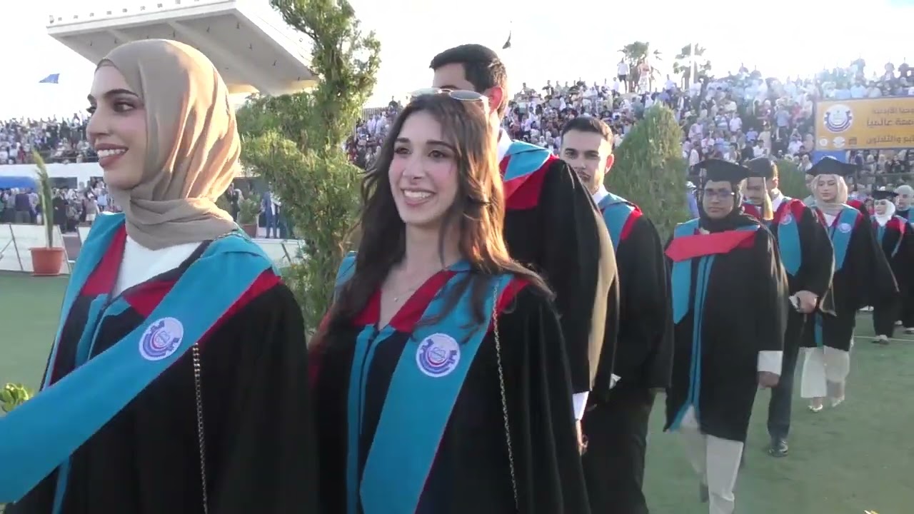 حفل تخريج الفوج السابع والثلاثين كلية الطب جامعة العلوم والتكنولوجيا الأردنية 