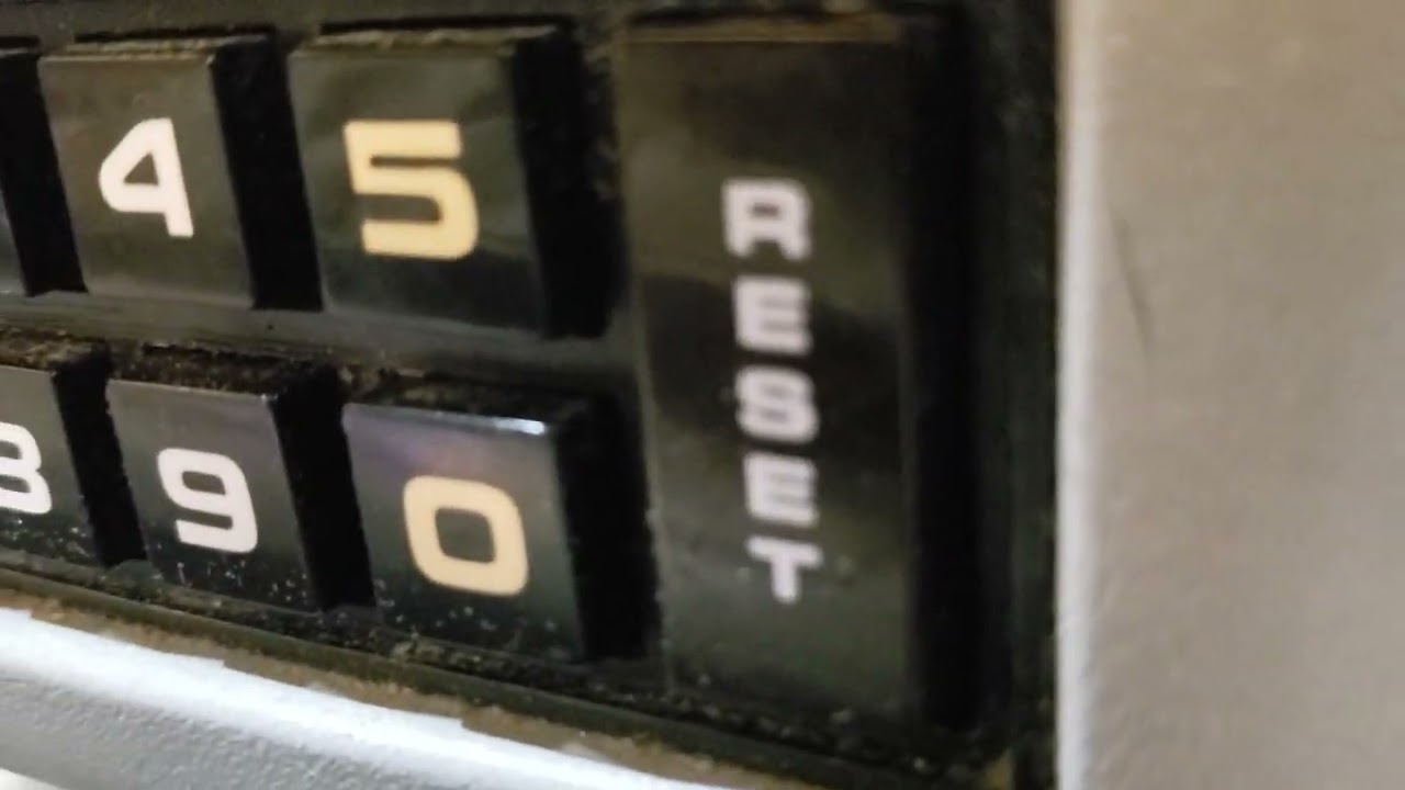 How a jukebox at a diner works!