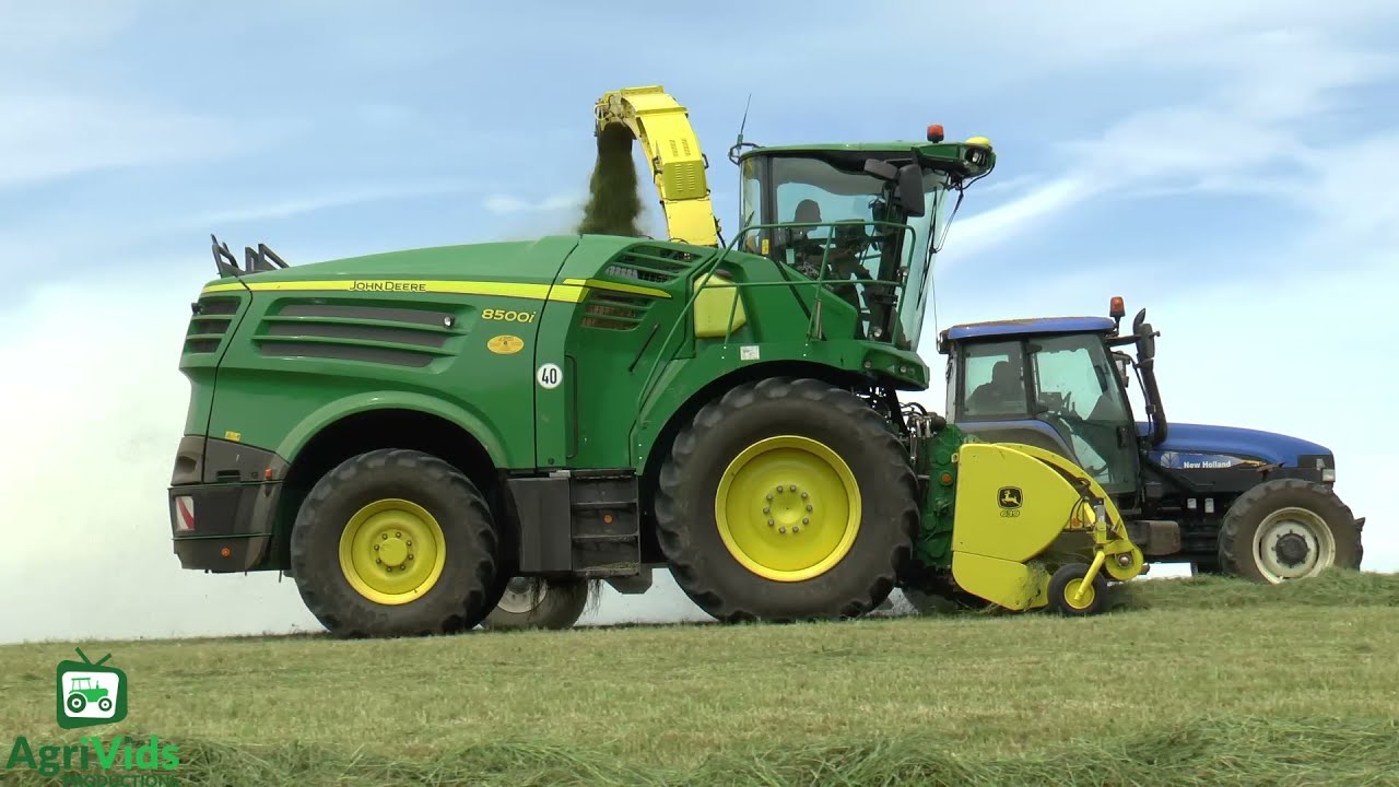 John Deere 8600 Forager Silaging