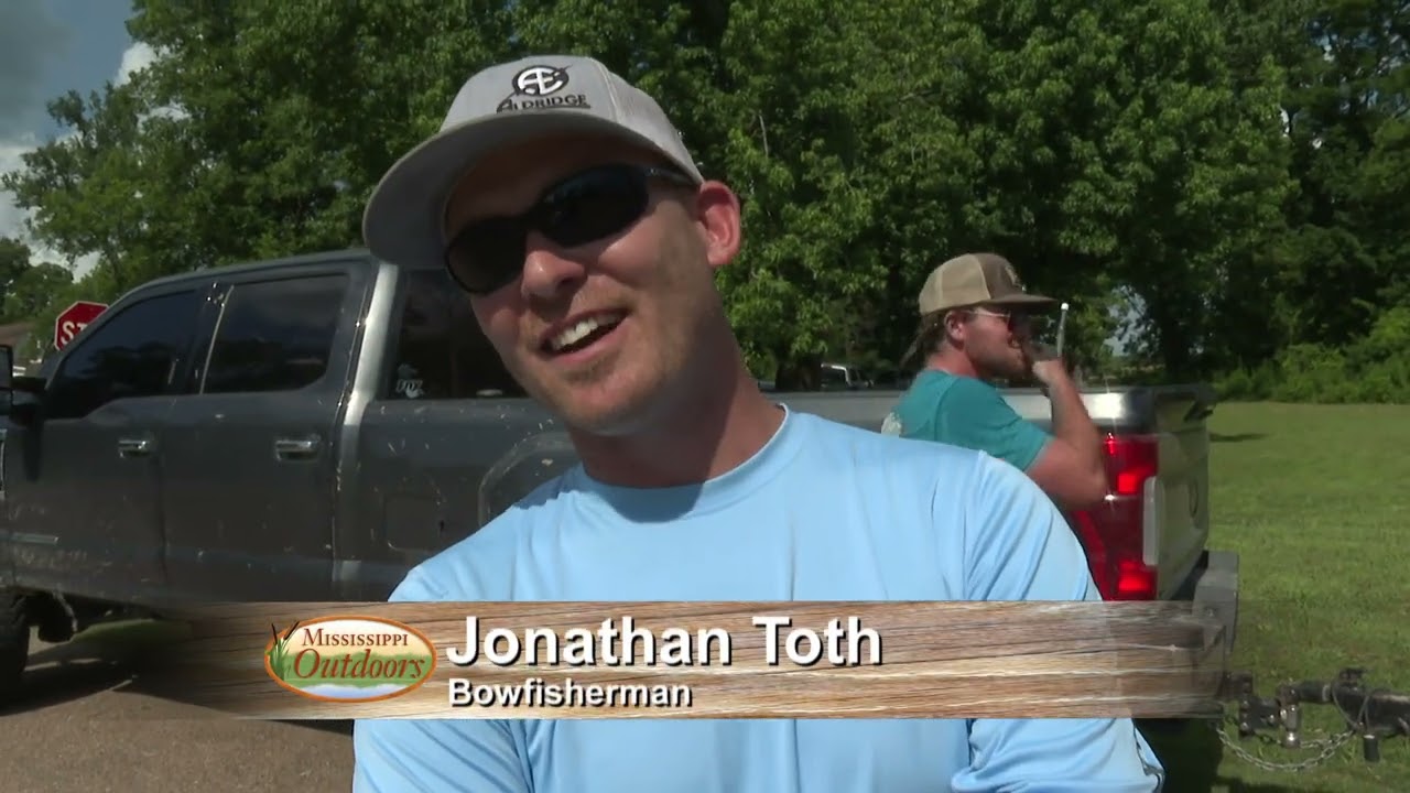 MS Outdoors TV S32 E10 - Clay Co. Duck Hunt, Bow Fishing on Miss. River, High School Bass Fishing