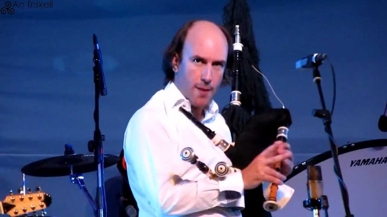 Carlos Nuñez - Pasacorredoiras (Live)