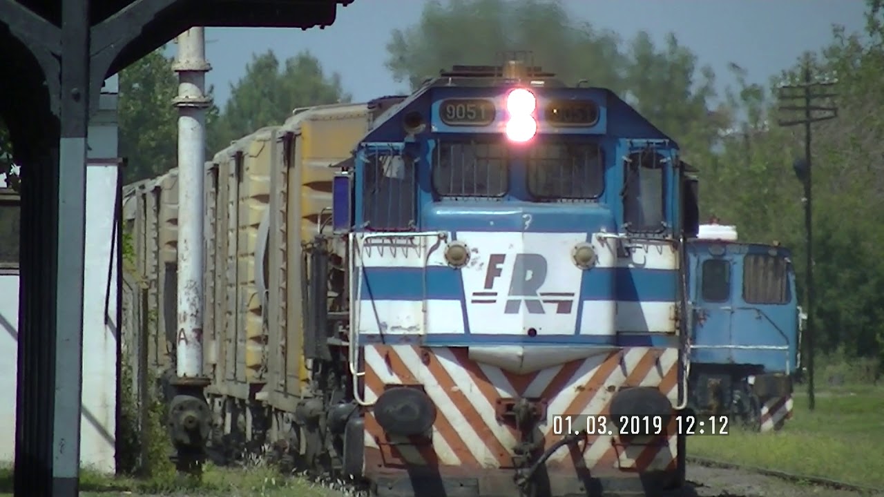 Trenes de Ferrosur por estación Monte