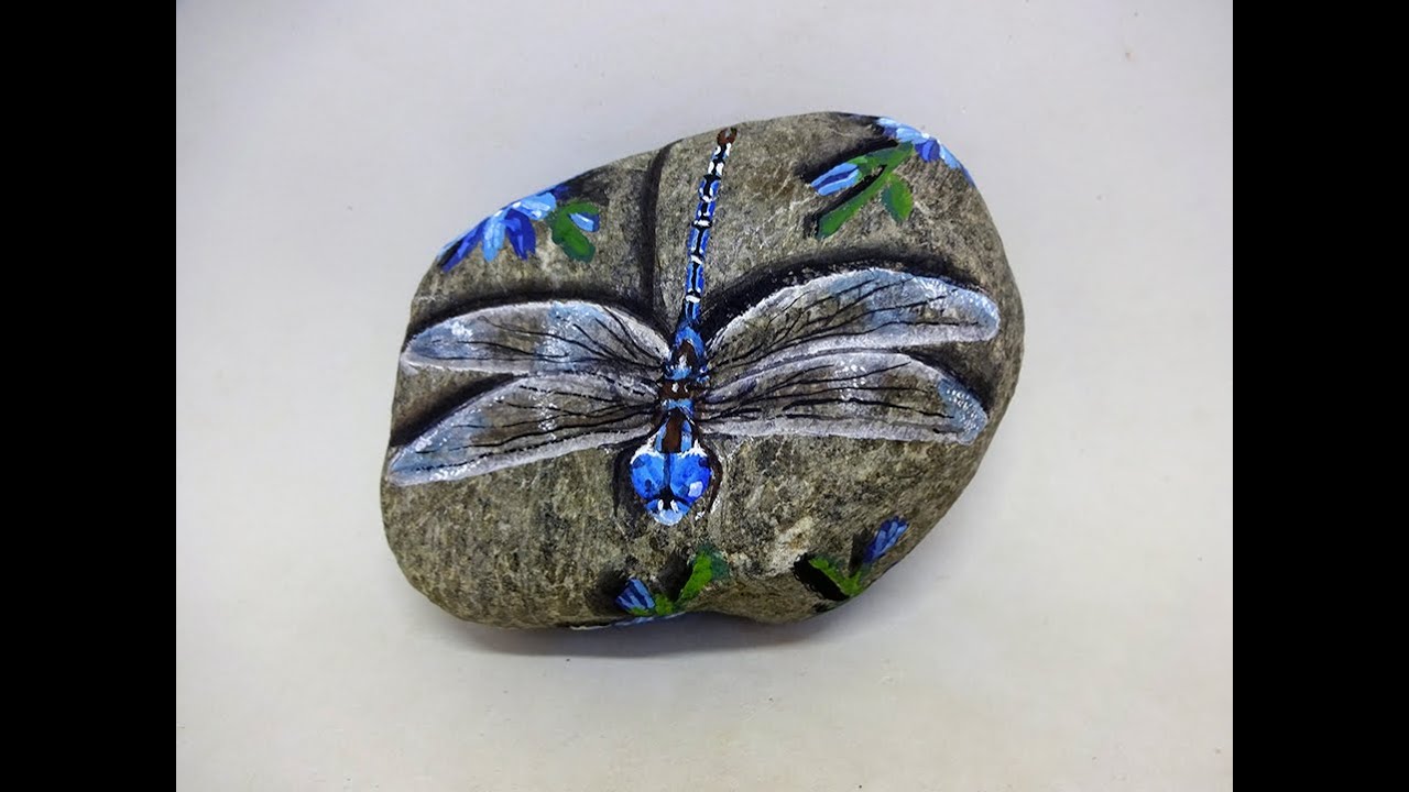 COMO PINTAR PIEDRAS CON LIBELULA PASO A PASO   Pedreta de Riu by Susana Puig
