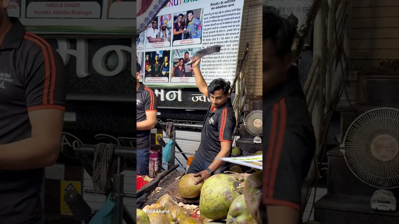 Indore&rsquo;s famous Coconut Crush- Sarafa Bazaar #sarafaindore #sarafabazar #indore #coconut #foodkhana