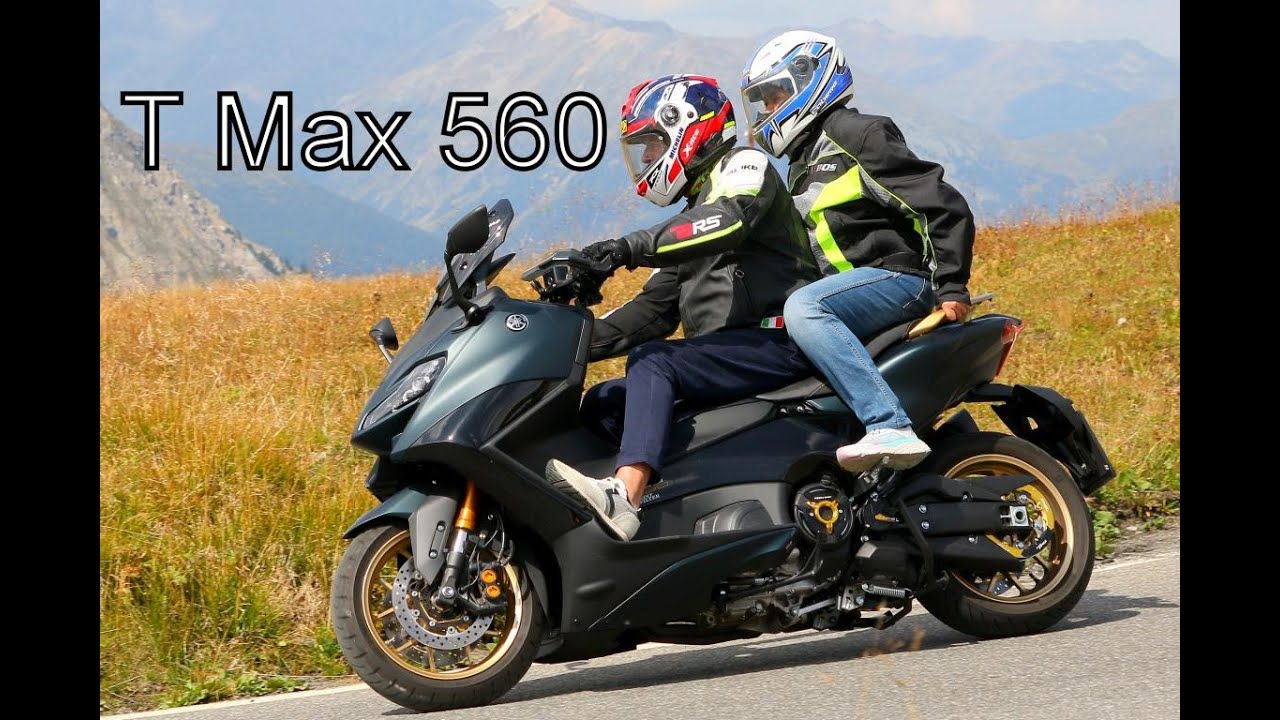 T MAX 560 TECH MAX  WALKAROUND PASSO STELVIO CIMA COPPI 2760 MT