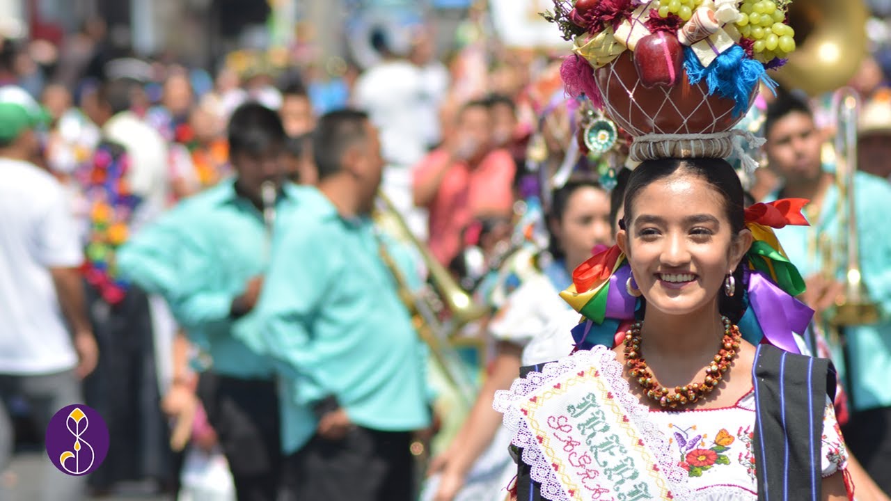 LAS AGUADORAS DE URUAPAN