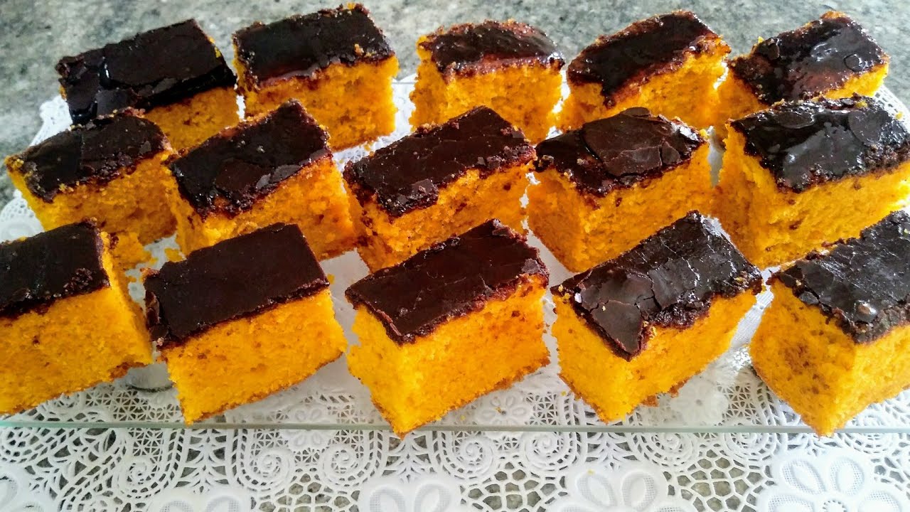 BOLO DE CENOURA-SUPER FOFINHO COM COBERTURA SEQUINHA