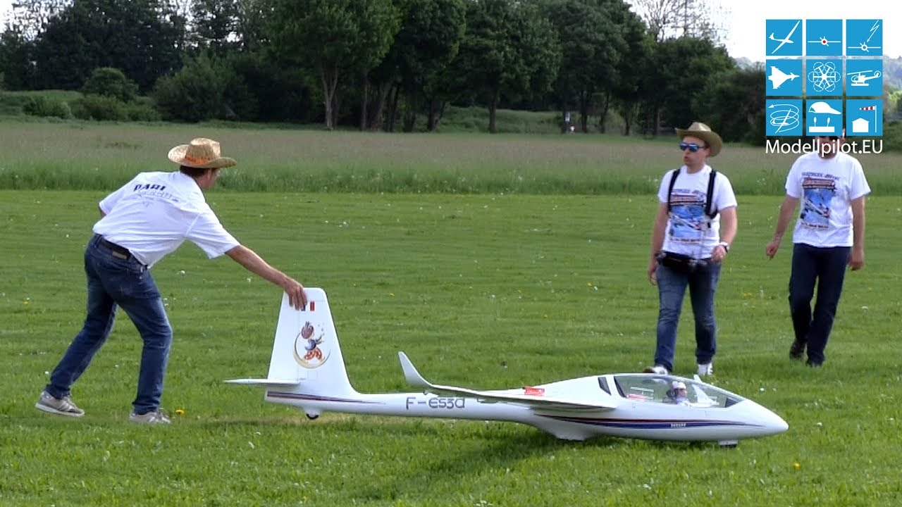 DG 1000, ASW 27, SZD 54 PERKOZ, WILGA RC GLIDERS F-SCHLEPP ACTION MULTIPLEX AIRSHOW BRUCHSAL 2017