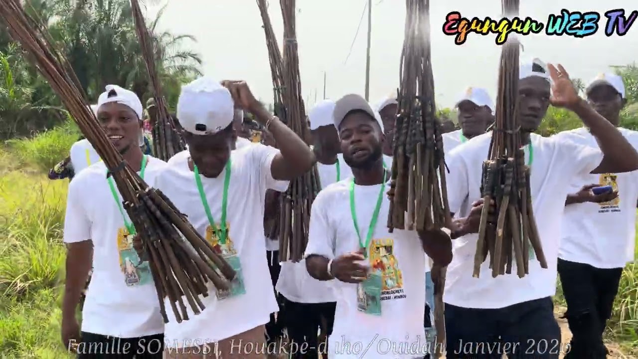 Couvent Adanafojura (famille SOMESSI), Ouidah, Janvier 2026. Départ pour la rencontre des égouns 