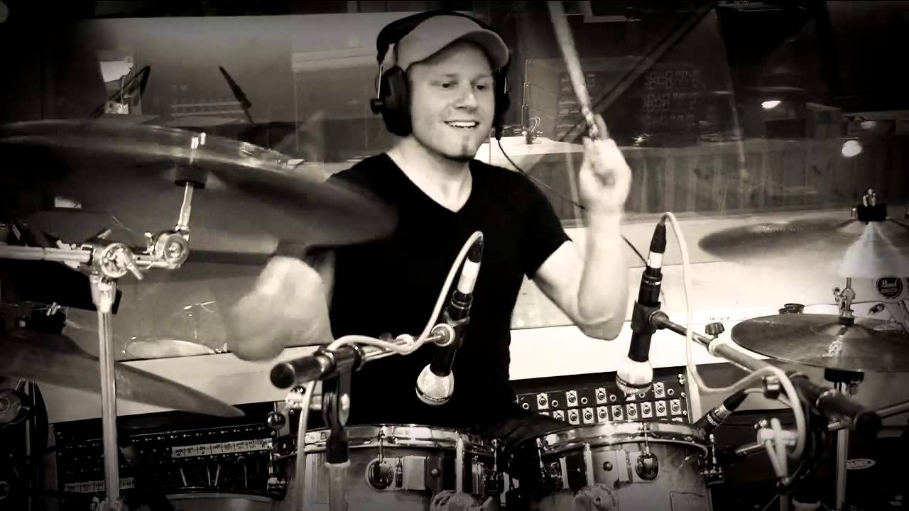 Rockschool Drums Grade 7 - 'Razorhead' by Jason Bowld