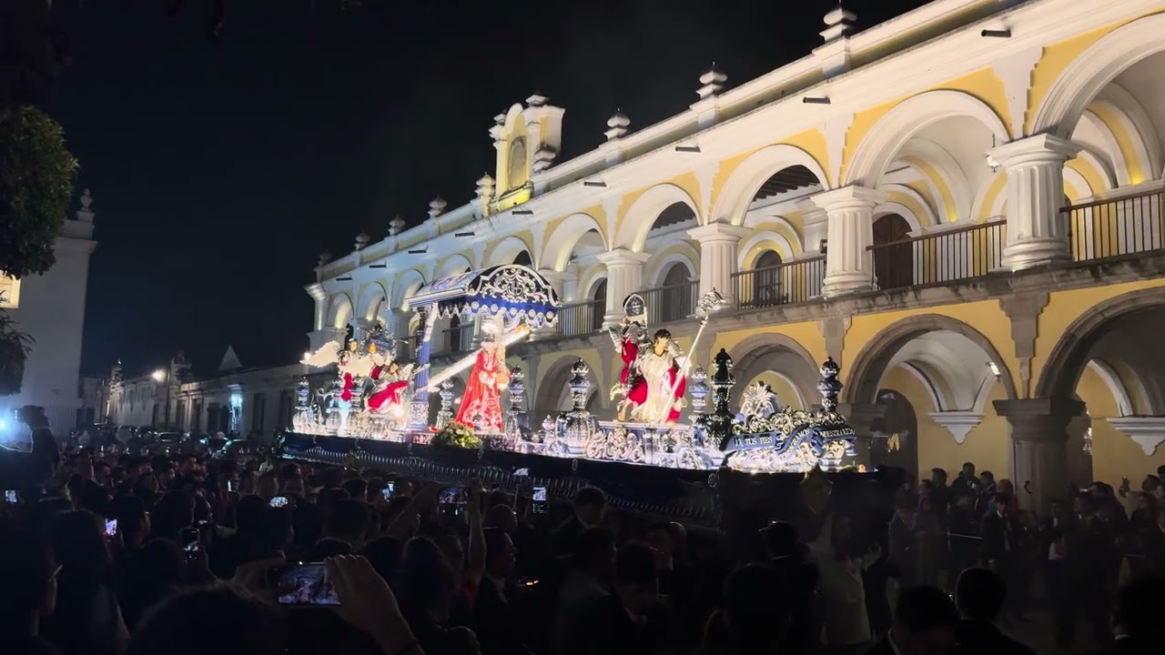 Paso por el palacio de los capitanes Jesus nazareno de santa Ana 25 Años de consagración 2026