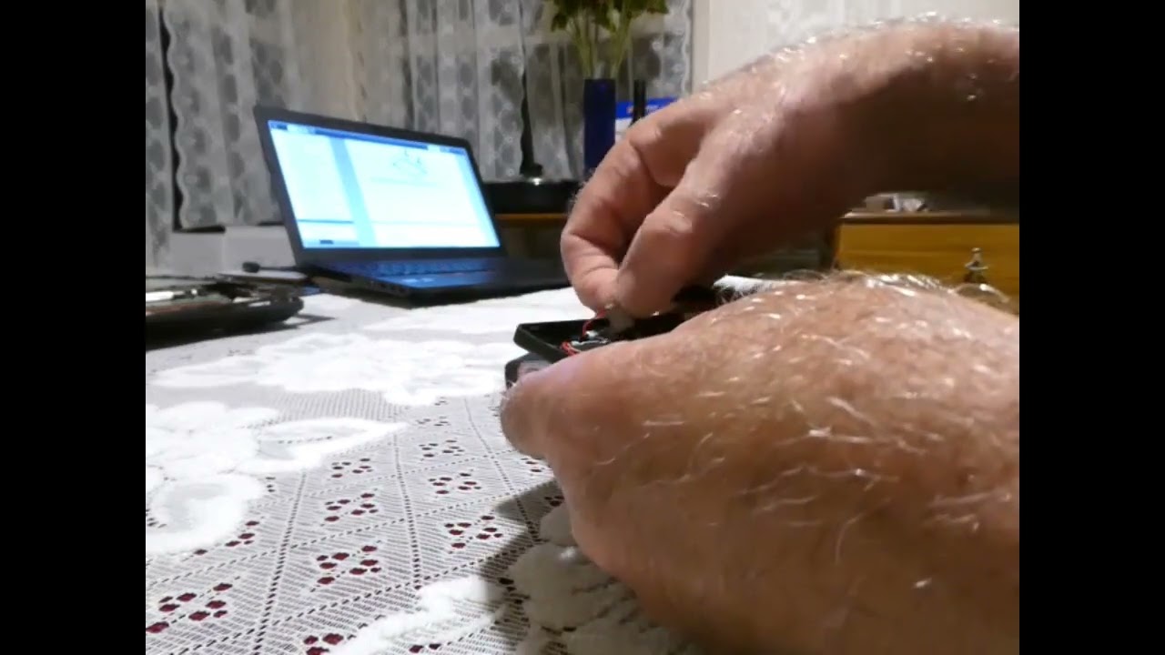 Lenovo Thinkpad L440 monitor screen removal & replacement - Part 2
