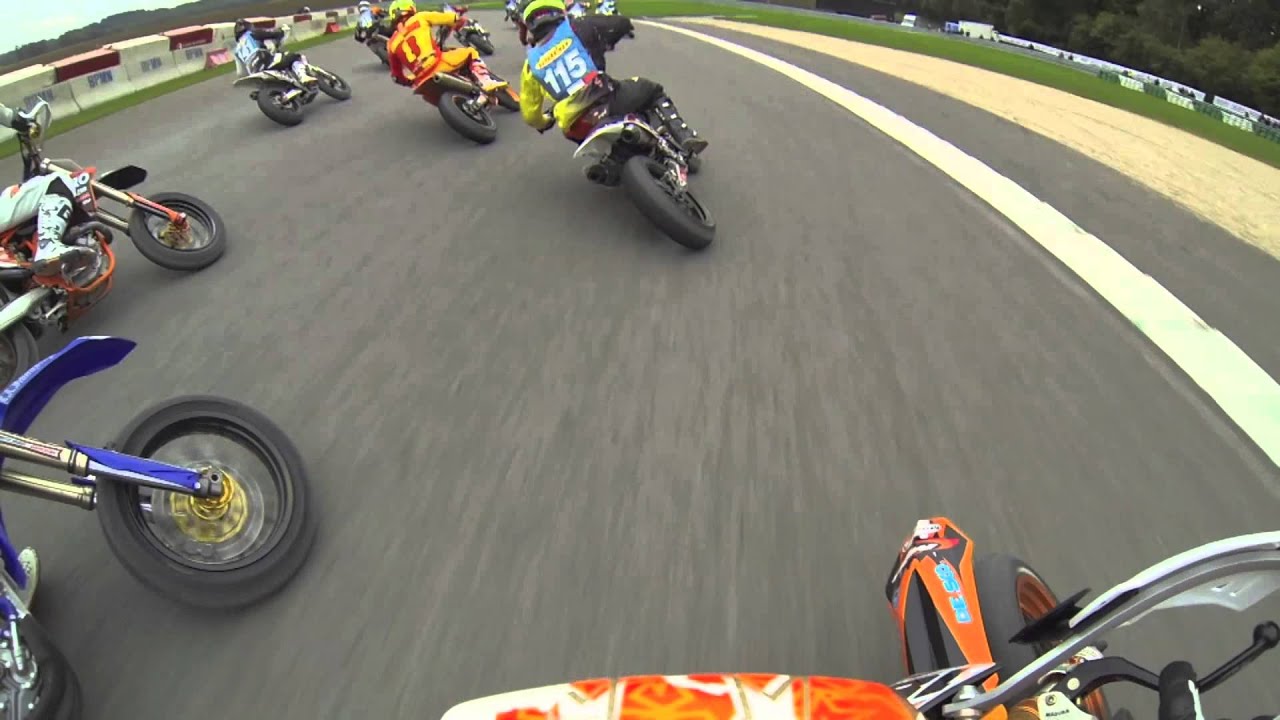 Wide Open with Devon Vermeulen in the superbiker final in Mettet