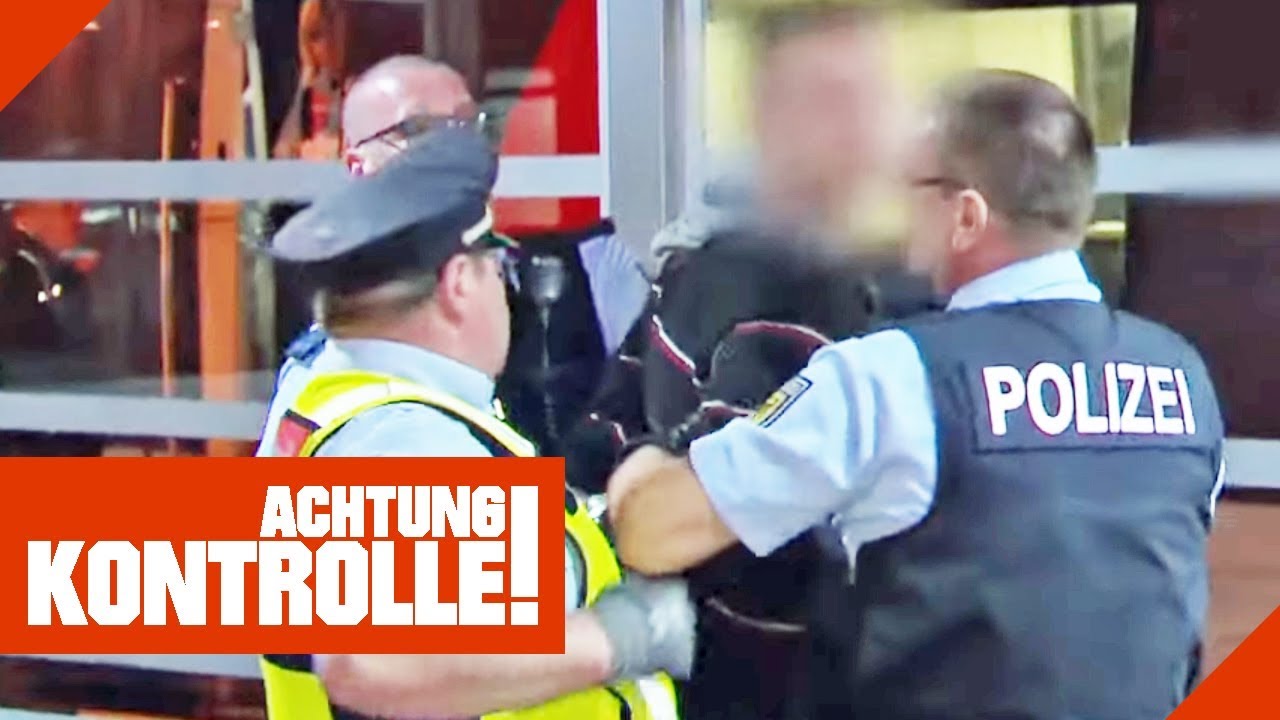Schwarzfahrer eskaliert! Polizei legt Handschellen an! | Achtung Kontrolle | Kabel Eins