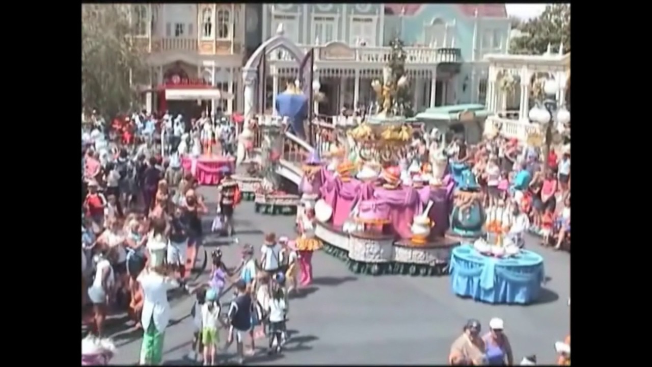 WALT DISNEY WORLD MAGIC KINGDOM MAIN STREET PARADE 1999