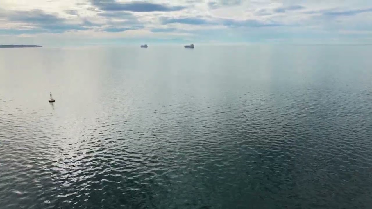 DJI NEO 2 4K 30fps fly over the sea..