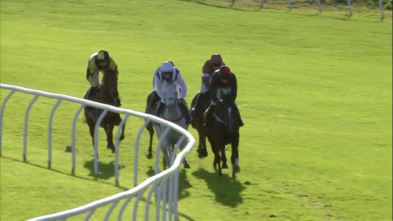 Livingonaprayer wins at Huntingdon