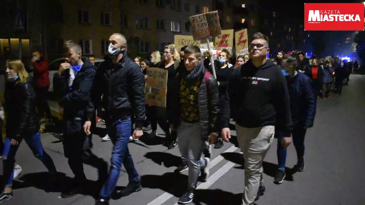 PROTEST kobiet. Ponad 1000 osób protestowało ulicami Miastka