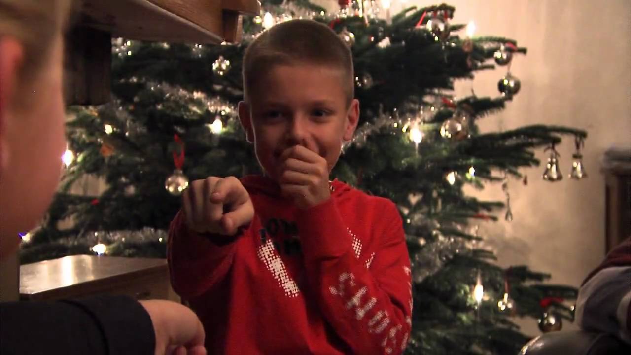 Opa Knoest, vertelt het Kerstverhaal 1