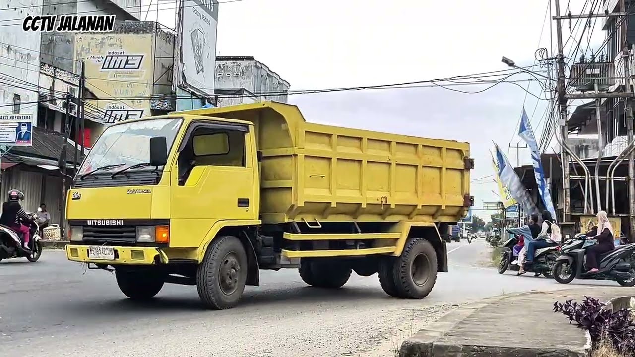 Aktifitas jalan raya pagi hari, Ramai lancar tetap waspada,.!!