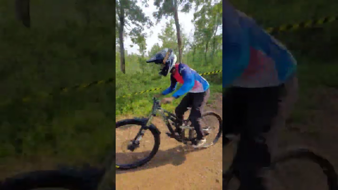 enak banget kandang pitik bike park #downhill #mtb #shorts #fyp #viral #trending